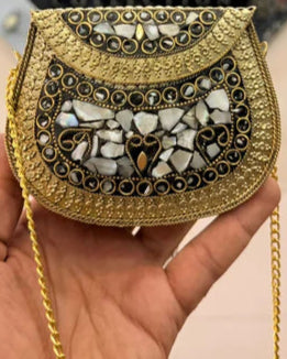 HandMade Indian Sippi Medium Clutch