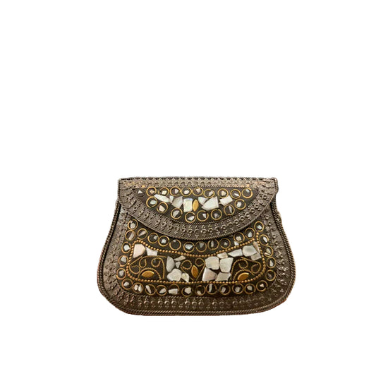 HandMade Indian Sippi Medium Clutch