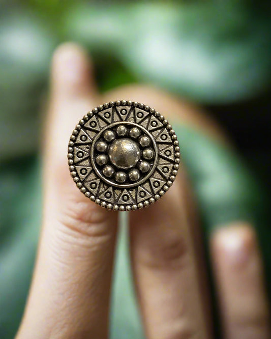 Oxidized ring silver