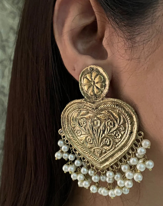 SMALL HEART EARRING